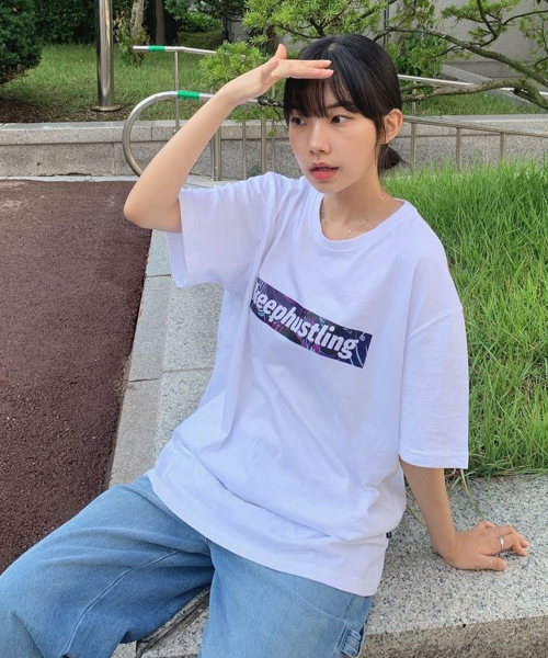 KEEPHUSTLING(キープハッスリング)の「トロピカルボックスロゴ半袖Tシャツ(ホワイト)(Tシャツ/カットソー・レディース・ホワイト・MEDIUM/LARGE)」の6枚目の写真