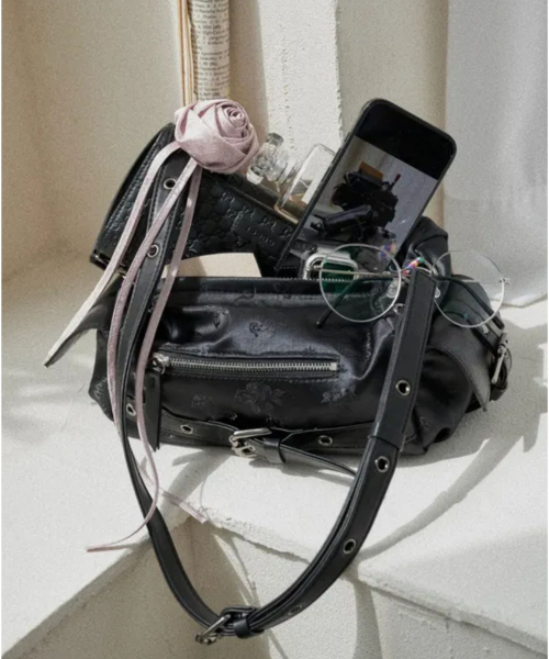 71TO96(チル ハナ トゥ グユク)の「ミニ Whidam Bag Mini (ブラック)(ショルダーバッグ・レディース・ブラック・FREE)」の3枚目の写真