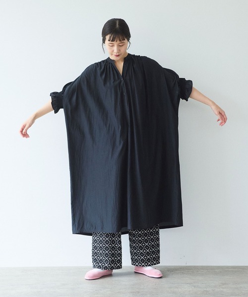 yuni(ユニ )の「100/1Cotton/Cupra gather sleeves ワンピース(ワンピース・レディース・ブラック/グレー/ブルー・FREE)」の5枚目の写真