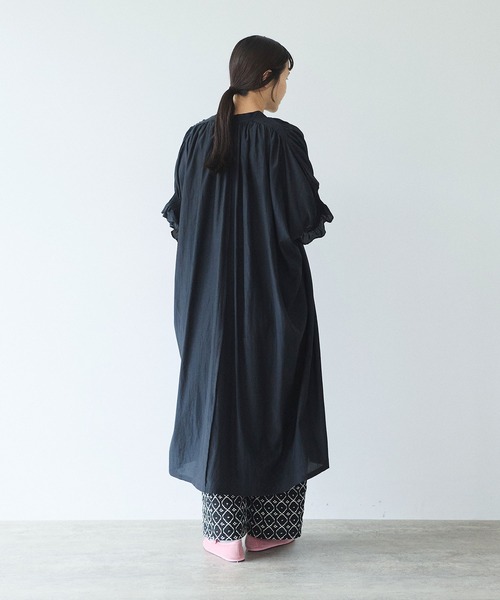 yuni(ユニ )の「100/1Cotton/Cupra gather sleeves ワンピース(ワンピース・レディース・ブラック/グレー/ブルー・FREE)」の9枚目の写真