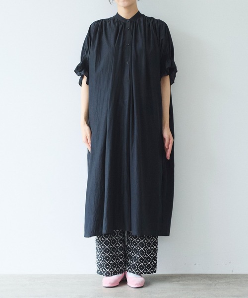 yuni(ユニ )の「100/1Cotton/Cupra gather sleeves ワンピース(ワンピース・レディース・ブラック/グレー/ブルー・FREE)」の10枚目の写真