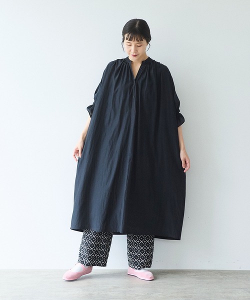 yuni(ユニ )の「100/1Cotton/Cupra gather sleeves ワンピース(ワンピース・レディース・ブラック/グレー/ブルー・FREE)」の6枚目の写真