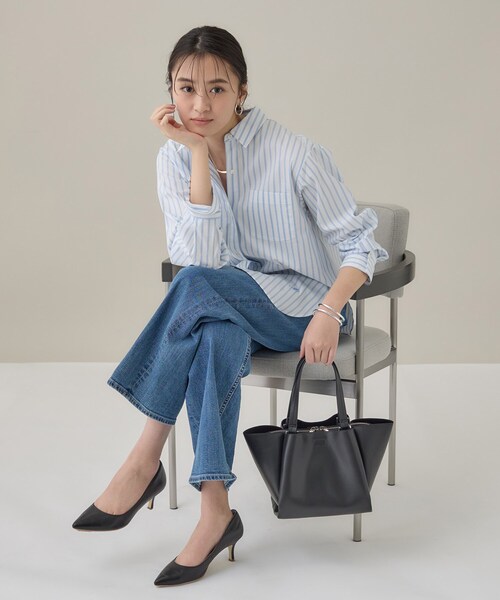 INDIVI（インディヴィ）の「【ミドルサイズ／合皮】キャリアタックバッグ（ハンドバッグ・レディース・ブラック/ベージュ系その他7・00）」の4枚目の写真