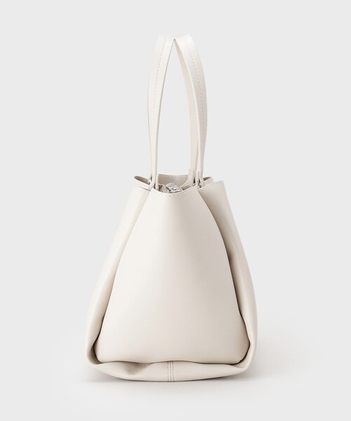 INDIVI（インディヴィ）の「【ミドルサイズ／合皮】キャリアタックバッグ（ハンドバッグ・レディース・ブラック/ベージュ系その他7・00）」の9枚目の写真