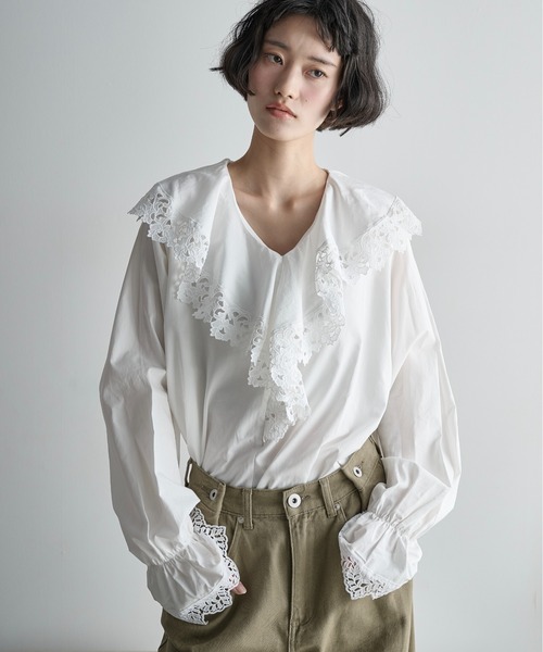 THE YOn(ザヨン)の「ラッフルカラーコットンレースシャツ(シャツ/ブラウス・レディース・オフホワイト/サックスブルー/ブラック・FREE)」の7枚目の写真