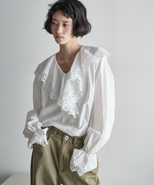 THE YOn(ザヨン)の「ラッフルカラーコットンレースシャツ(シャツ/ブラウス・レディース・オフホワイト/サックスブルー/ブラック・FREE)」の5枚目の写真