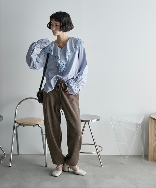 THE YOn(ザヨン)の「ラッフルカラーコットンレースシャツ(シャツ/ブラウス・レディース・オフホワイト/サックスブルー/ブラック・FREE)」の15枚目の写真