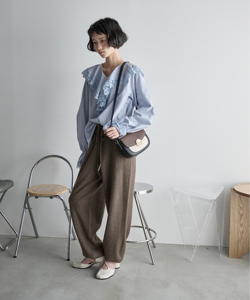 THE YOn(ザヨン)の「ラッフルカラーコットンレースシャツ(シャツ/ブラウス・レディース・オフホワイト/サックスブルー/ブラック・FREE)」の18枚目の写真