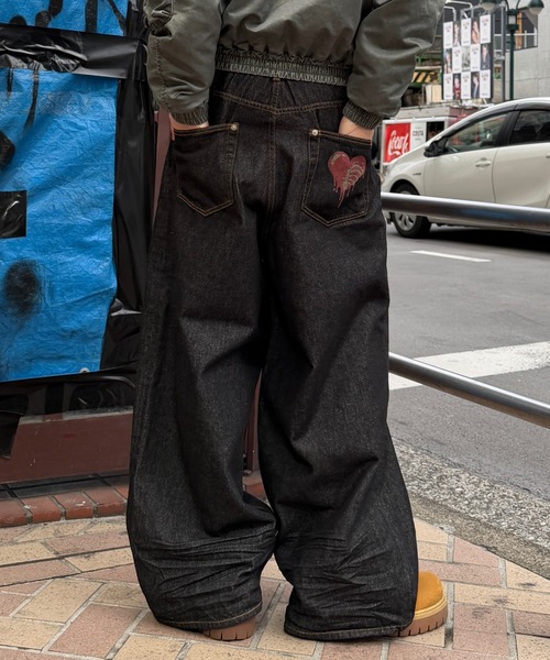 ADAMASTE（アダマスト）の「Skeleton Heart Logo Buggy Rigid  Denim Pants - スケルトンハートロゴバギーリジットデニムパンツ（デニムパンツ・メンズ・ブラック/インディゴブルー・MEDIUM/LARGE）」の8枚目の写真