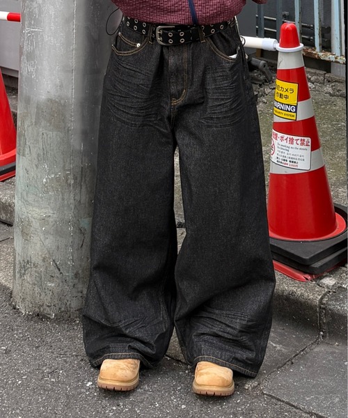 ADAMASTE（アダマスト）の「Skeleton Heart Logo Buggy Rigid  Denim Pants - スケルトンハートロゴバギーリジットデニムパンツ（デニムパンツ・メンズ・ブラック/インディゴブルー・MEDIUM/LARGE）」の3枚目の写真