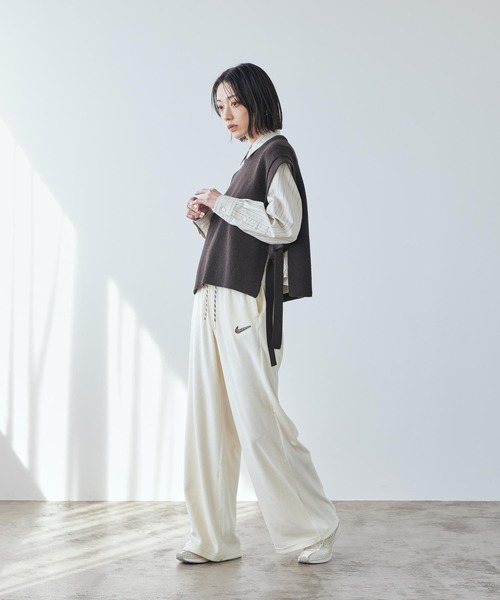 NIKE（ナイキ）の「《セットアップ対応商品》ナイキ スポーツウェア ウィメンズ ハイウエスト ワイドレッグ ベロア パンツ / Nike Sportswear Women's High-Waisted Wide-Leg Velour Pants IQ0681-113 Coconut Milk（その他パンツ・レディース・ホワイト系その他2・XS/S/M/L/XL）」の11枚目の写真