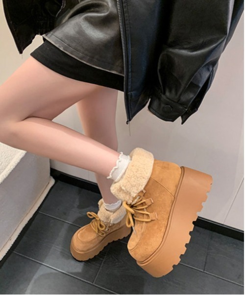 WEGO（ウィゴー）の「WEGO/厚底ムートンボアショートブーツ（その他シューズ・レディース・ダークブラウン/キャメル・LARGE/MEDIUM）」の4枚目の写真