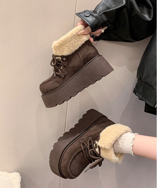 WEGO（ウィゴー）の「WEGO/厚底ムートンボアショートブーツ（その他シューズ・レディース・ダークブラウン/キャメル・LARGE/MEDIUM）」の8枚目の写真