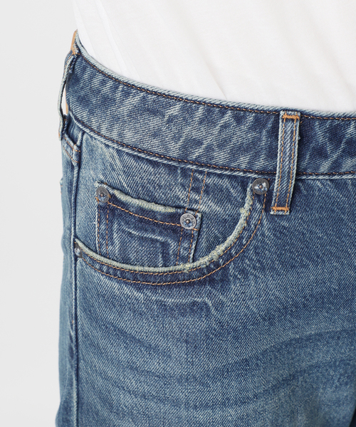 JOURNAL STANDARD（ジャーナルスタンダード）の「別注【LEVI’S(R)/リーバイス(R)】 for JS LOW LOOSE 31（デニムパンツ・レディース・ライトブルー・23/24/25/26/27/28/29）」の17枚目の写真