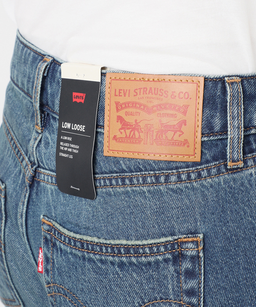 JOURNAL STANDARD（ジャーナルスタンダード）の「別注【LEVI’S(R)/リーバイス(R)】 for JS LOW LOOSE 31（デニムパンツ・レディース・ライトブルー・23/24/25/26/27/28/29）」の19枚目の写真