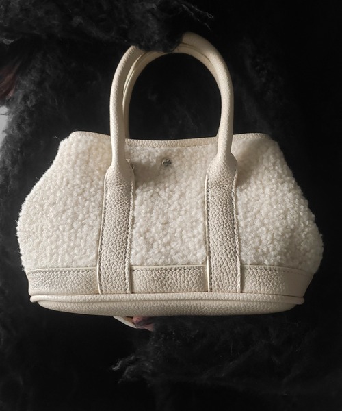 me+em select(ミームセレクト)の「【 ショルダーにできる2WAY 】テディボアミニショルダーバッグ / teddy boa mini shoulder bag(ハンドバッグ・レディース・ブラック/アイボリー・FREE)」の2枚目の写真