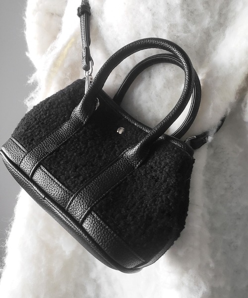 me+em select(ミームセレクト)の「【 ショルダーにできる2WAY 】テディボアミニショルダーバッグ / teddy boa mini shoulder bag(ハンドバッグ・レディース・ブラック/アイボリー・FREE)」の1枚目の写真