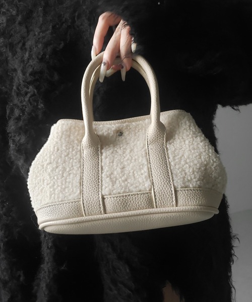me+em select(ミームセレクト)の「【 ショルダーにできる2WAY 】テディボアミニショルダーバッグ / teddy boa mini shoulder bag(ハンドバッグ・レディース・ブラック/アイボリー・FREE)」の9枚目の写真