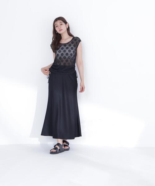 NATURAL BEAUTY BASIC(ナチュラルビューティーベーシック)の「◇バイアスサテンナロースカート(スカート・レディース・オフホワイト/イエロー/ブラウン/ブラック/ホワイト系その他2・MEDIUM/P/S)」の4枚目の写真