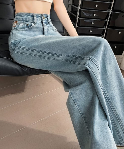 SallyLunn(サリーラン)の「ストレートデニム(デニムパンツ・レディース・ライトブルー・MEDIUM/LARGE)」の4枚目の写真