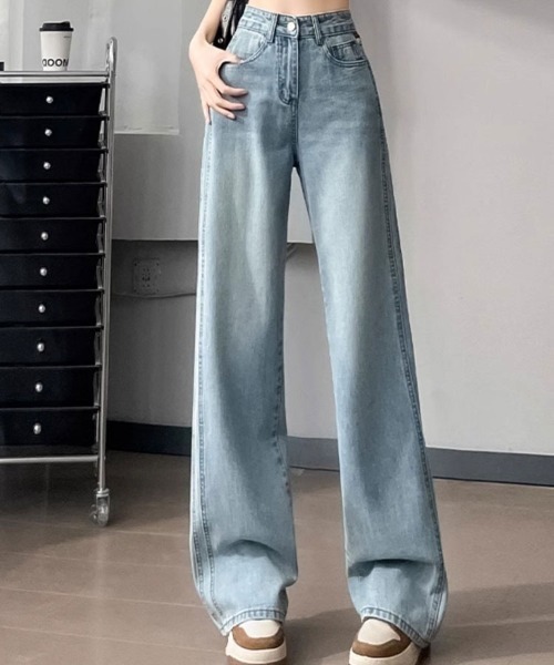 SallyLunn(サリーラン)の「ストレートデニム(デニムパンツ・レディース・ライトブルー・MEDIUM/LARGE)」の2枚目の写真