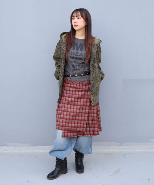OAFISH（オアフィッシュ）の「LAYERED CHECK PLEATS WRAP SKIRT, RED（スカート・レディース・その他・ONE SIZE）」の3枚目の写真