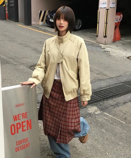 OAFISH（オアフィッシュ）の「LAYERED CHECK PLEATS WRAP SKIRT, RED（スカート・レディース・その他・ONE SIZE）」の2枚目の写真