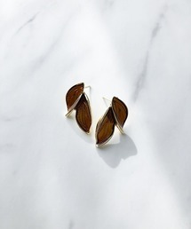 TIMELESS&THREE（タイムレスアンドスリー）の「リーフカラーピアス（ピアス（両耳用））」