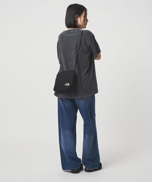 THE NORTH FACE(ザノースフェイス)の「<THE NORTH FACE>ジオフェイスポーチ(ショルダーバッグ・レディース・オフホワイト/ブラック・FREE)」の13枚目の写真