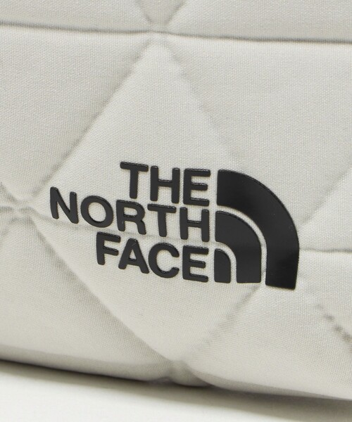 THE NORTH FACE(ザノースフェイス)の「<THE NORTH FACE>ジオフェイスポーチ(ショルダーバッグ・レディース・オフホワイト/ブラック・FREE)」の3枚目の写真