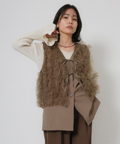 Floran(フローラン)の「ジレ+チュールジレセット(ベスト・レディース・グレイッシュベージュ/グレー/ブラック・FREE)」の3枚目の写真