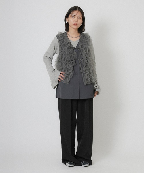 Floran(フローラン)の「ジレ+チュールジレセット(ベスト・レディース・グレイッシュベージュ/グレー/ブラック・FREE)」の6枚目の写真