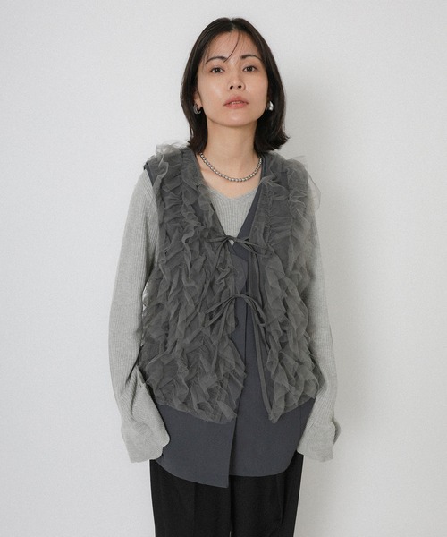 Floran(フローラン)の「ジレ+チュールジレセット(ベスト・レディース・グレイッシュベージュ/グレー/ブラック・FREE)」の5枚目の写真