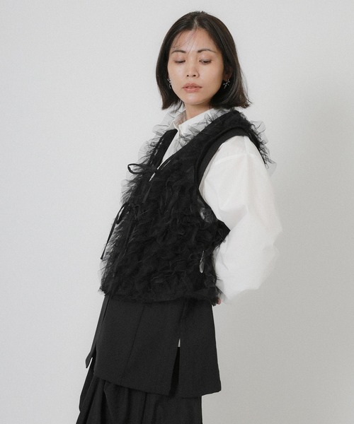 Floran(フローラン)の「ジレ+チュールジレセット(ベスト・レディース・グレイッシュベージュ/グレー/ブラック・FREE)」の8枚目の写真