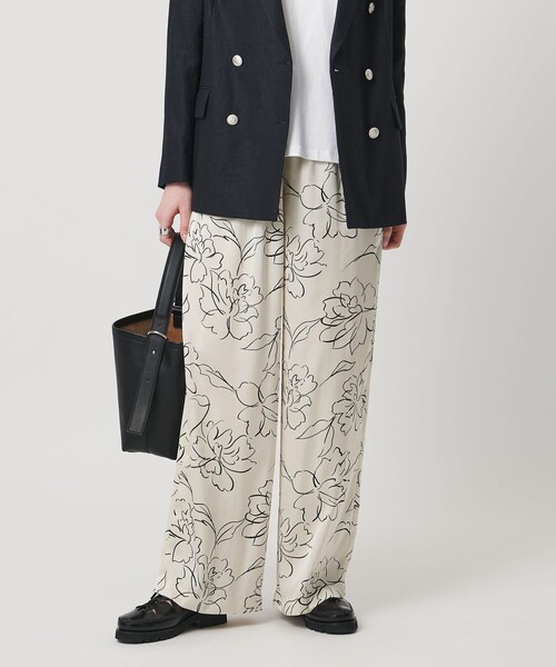 UNITED ARROWS(ユナイテッドアローズ)の「アブストラクトフラワー パンツ ‐ウォッシャブル‐(その他パンツ・レディース・オフホワイト/ダークブラウン・38/36)」の4枚目の写真