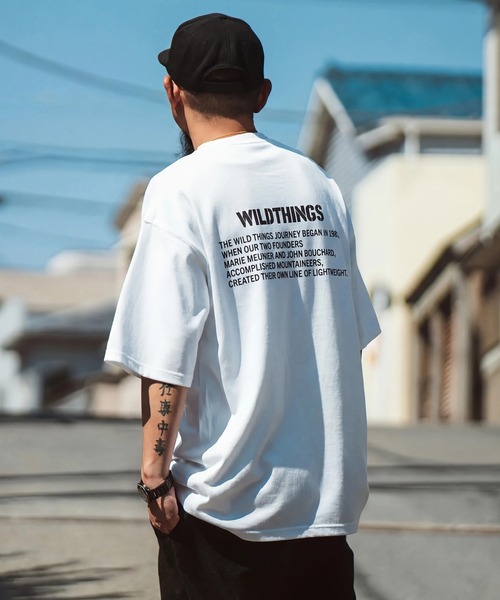 WILD THINGS(ワイルドシングス)の「【WILD THINGS】≪別注≫ステンシルバックプリントTee(Tシャツ/カットソー・メンズ・ホワイト/ブラック・L/XL/M)」の4枚目の写真