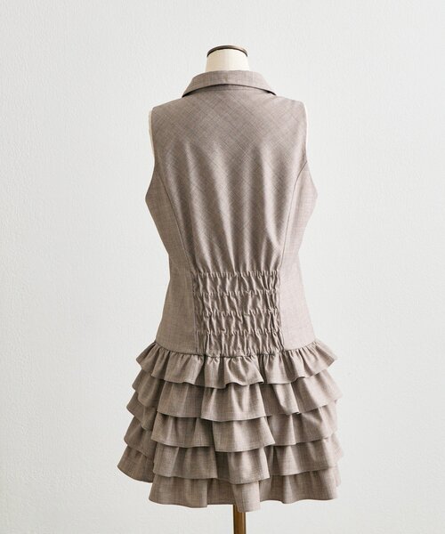 OLIVE des OLIVE(オリーブデオリーブ)の「【Belle Charme】Nosleeve Frill Onepiece(ワンピース・レディース・チャコールグレー/ブラック/ブラウン・MEDIUM/SMALL)」の11枚目の写真