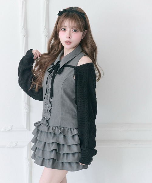 OLIVE des OLIVE(オリーブデオリーブ)の「【Belle Charme】Nosleeve Frill Onepiece(ワンピース・レディース・チャコールグレー/ブラック/ブラウン・MEDIUM/SMALL)」の2枚目の写真