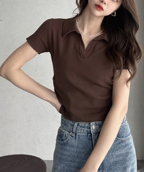 TREOVER(トレオーバー)の「こなれ感たっぷりのスキッパーデザイントップス(Tシャツ/カットソー・レディース・ブラック/オフホワイト/ブラウン/レッド・FREE)」の4枚目の写真