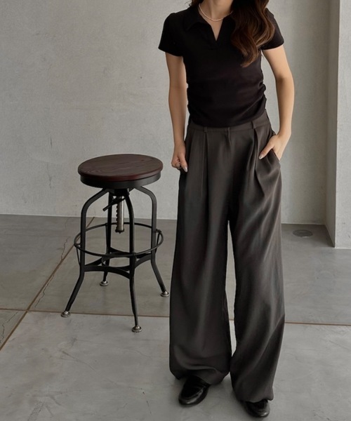 TREOVER(トレオーバー)の「こなれ感たっぷりのスキッパーデザイントップス(Tシャツ/カットソー・レディース・ブラック/オフホワイト/ブラウン/レッド・FREE)」の6枚目の写真