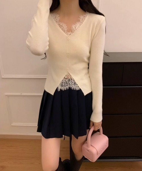 CLOTHY(クロシィ)の「【レースで魅せる、Y2Kフェミニン。】ショート丈レース使いニットトップス(ニット/セーター・レディース・アイボリー/ブラック・FREE)」の4枚目の写真