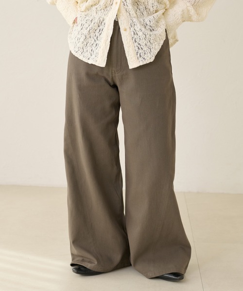 apres jour clair（アプレジュールクレア）の「【美シルエット】【apres jour clair】フレアデザインデニムパンツ（デニムパンツ・レディース・ライトブルー/ブラウン系その他/インディゴブルー・LARGE/SMALL/MEDIUM）」の2枚目の写真