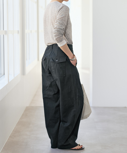 Spick & Span（スピックアンドスパン）の「コットンバレルレッグパンツ（その他パンツ・レディース・ベージュ/ブラック/ホワイト・40/38/36）」の11枚目の写真