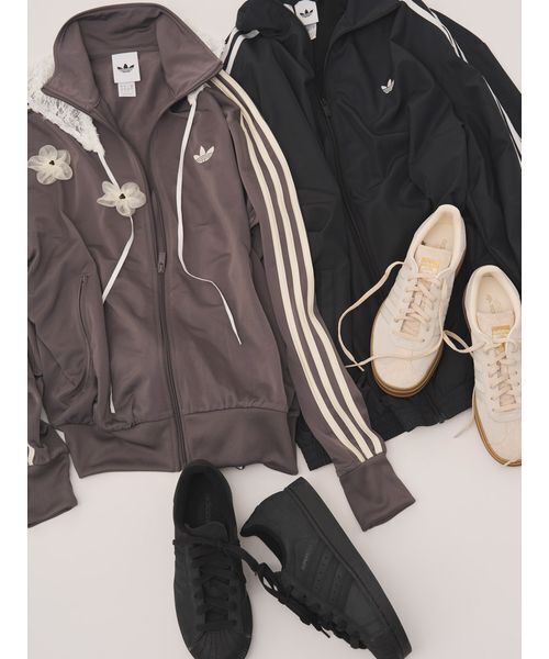 adidas(アディダス)の「【adidas Originals】FIRE BIRD ADILENIUM TT/ファイヤーバードアディレニウムトラックジャケット(ブルゾン・レディース・ブラック・XS)」の5枚目の写真