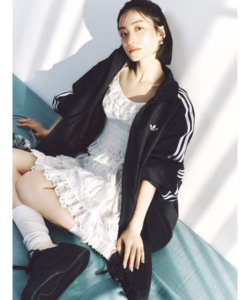 adidas(アディダス)の「【adidas Originals】FIRE BIRD ADILENIUM TT/ファイヤーバードアディレニウムトラックジャケット(ブルゾン・レディース・ブラック・XS)」の3枚目の写真