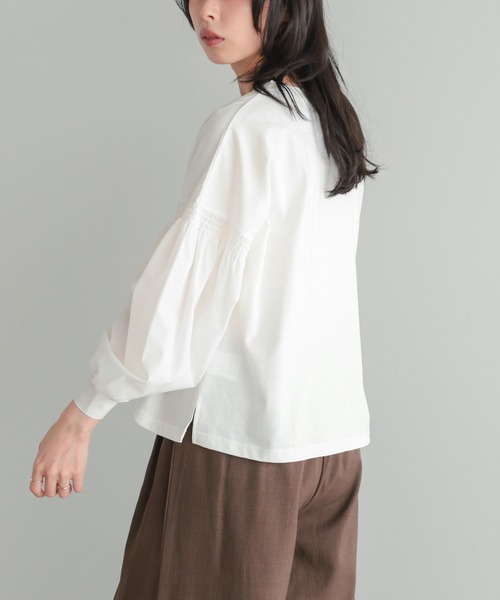itto...(イット)の「【イージーケア&接触冷感】パフスリーブ切替トップス(Tシャツ/カットソー・レディース・オフホワイト/グレイッシュベージュ/ブラック・FREE)」の6枚目の写真