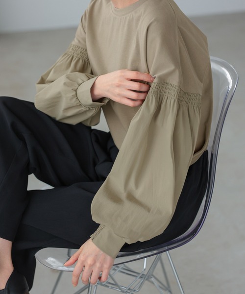 itto...(イット)の「【イージーケア&接触冷感】パフスリーブ切替トップス(Tシャツ/カットソー・レディース・オフホワイト/グレイッシュベージュ/ブラック・FREE)」の13枚目の写真