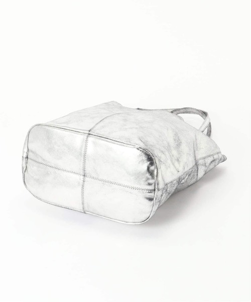 Morphee（モルフェ）の「MORPHEE(モルフェ) 3WAY MEDIUM TOTE ナッパレザーシルバー（トートバッグ・メンズ・シルバー・FREE）」の10枚目の写真