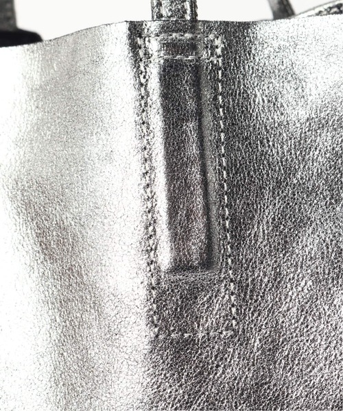 Morphee（モルフェ）の「MORPHEE(モルフェ) 3WAY MEDIUM TOTE ナッパレザーシルバー（トートバッグ・メンズ・シルバー・FREE）」の6枚目の写真