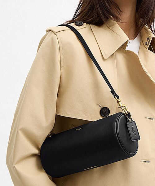 COACH｜コーチのトピックス「2Way仕様！コロンと愛らしいミニバッグ